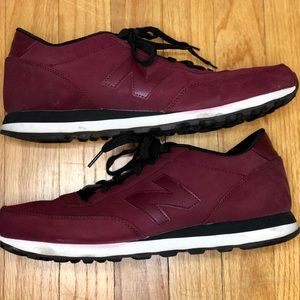 BARELY WORN-Men’s New Balance 501-US 11-Burgundy